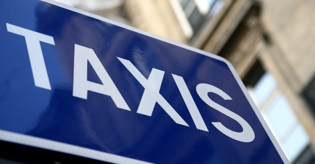 Véhicule avec chauffeur à disposition. Réservez un taxi ou VTC à Paris pour quelques heures ou la journée, déplacements privés ou pro.